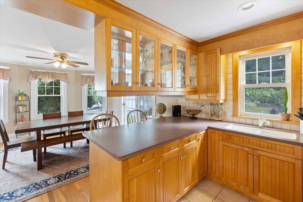 33 Moffatt Road Salem, MA 01970 - Photo 11 of 34
