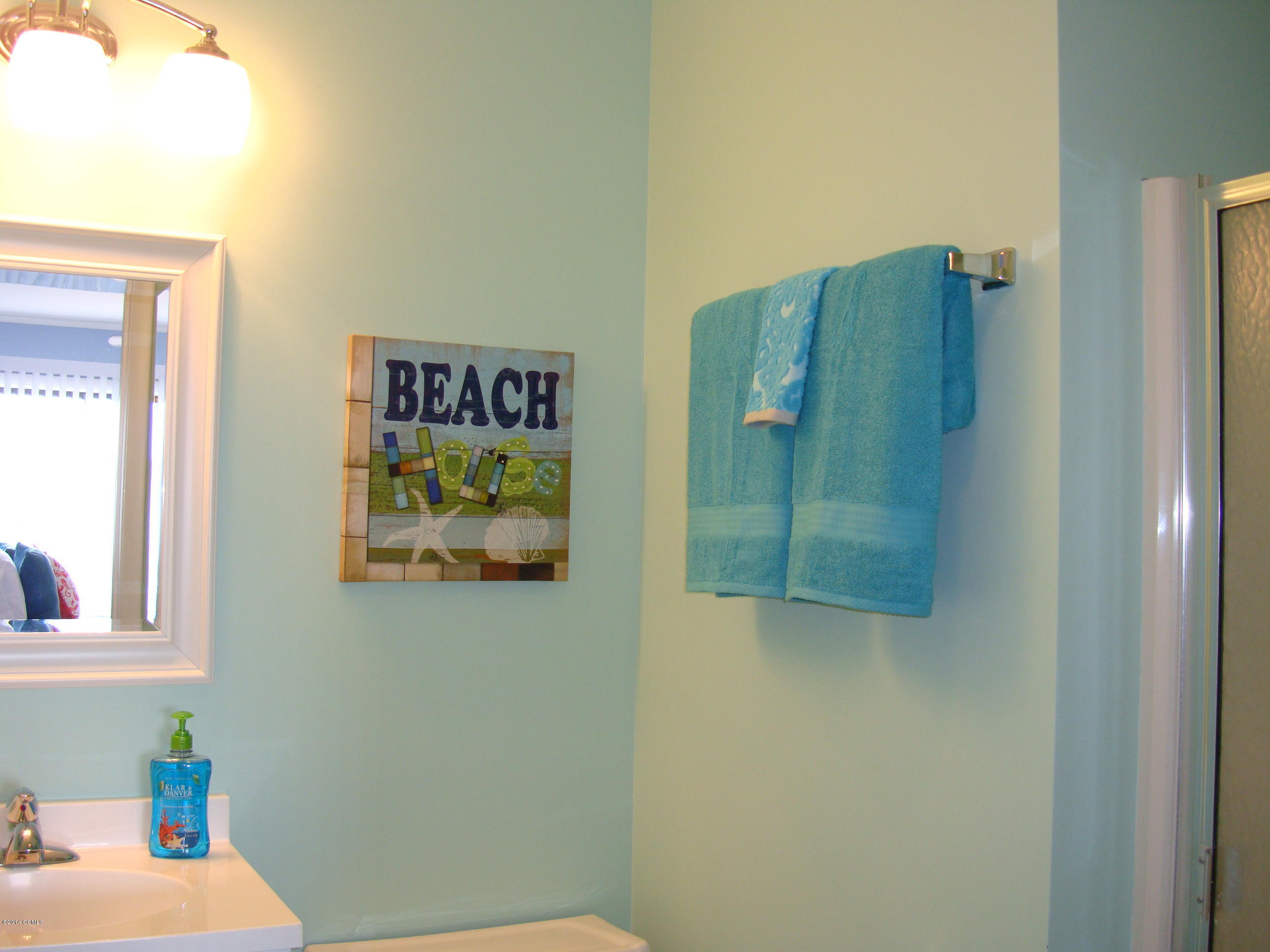 2404 West Fort Macon Road Atlantic Beach, NC 28512 - Photo 9 of 28 Principal Bathroom