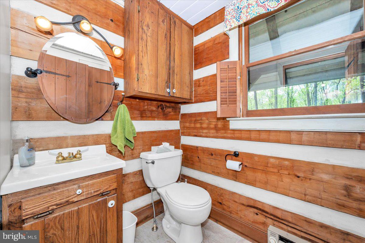 16926 Sprecher Road Sharpsburg, MD 21782 - Photo 20 of 76 Rustic charm in a cozy bathroom.