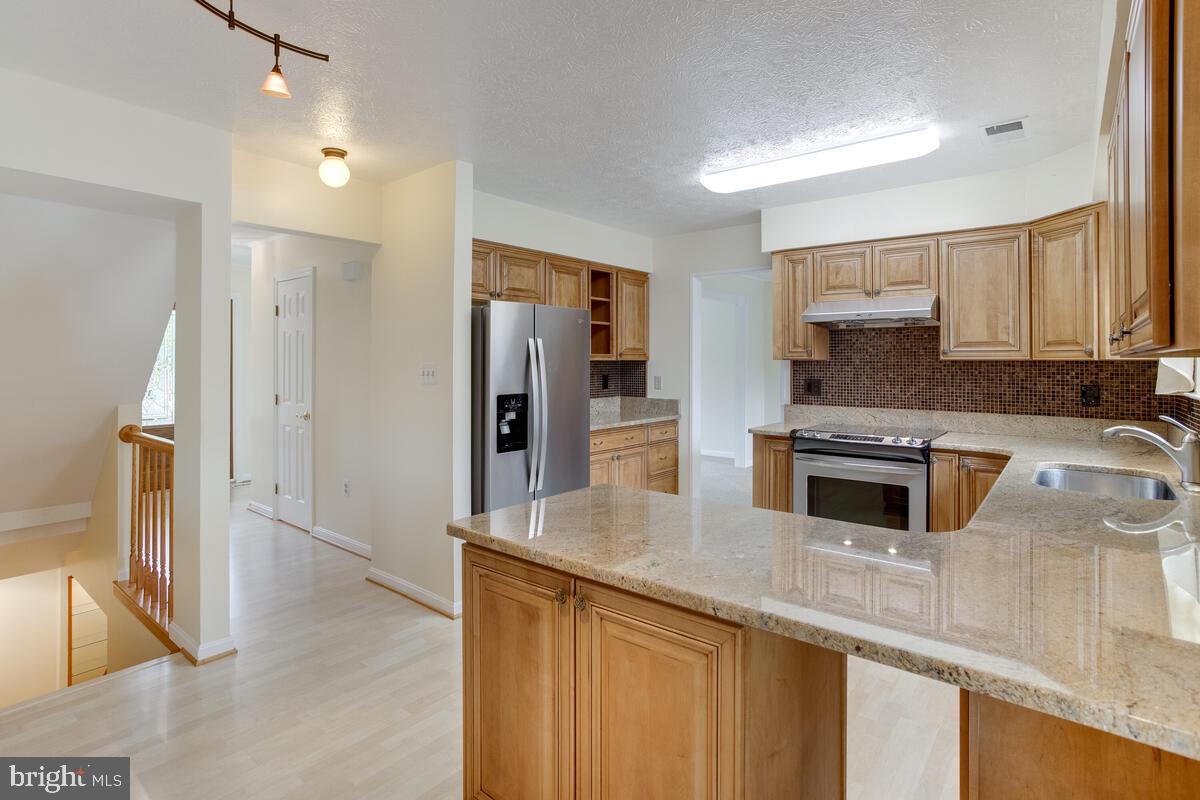 6456 Skipton Drive Hanover, MD 21076 - Photo 18 of 75 Kitchen