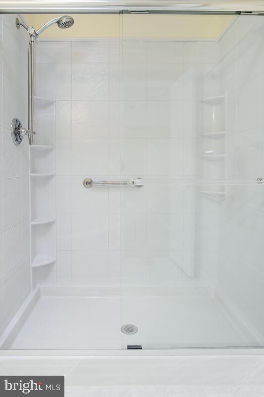 6456 Skipton Drive Hanover, MD 21076 - Photo 36 of 75 Primary shower