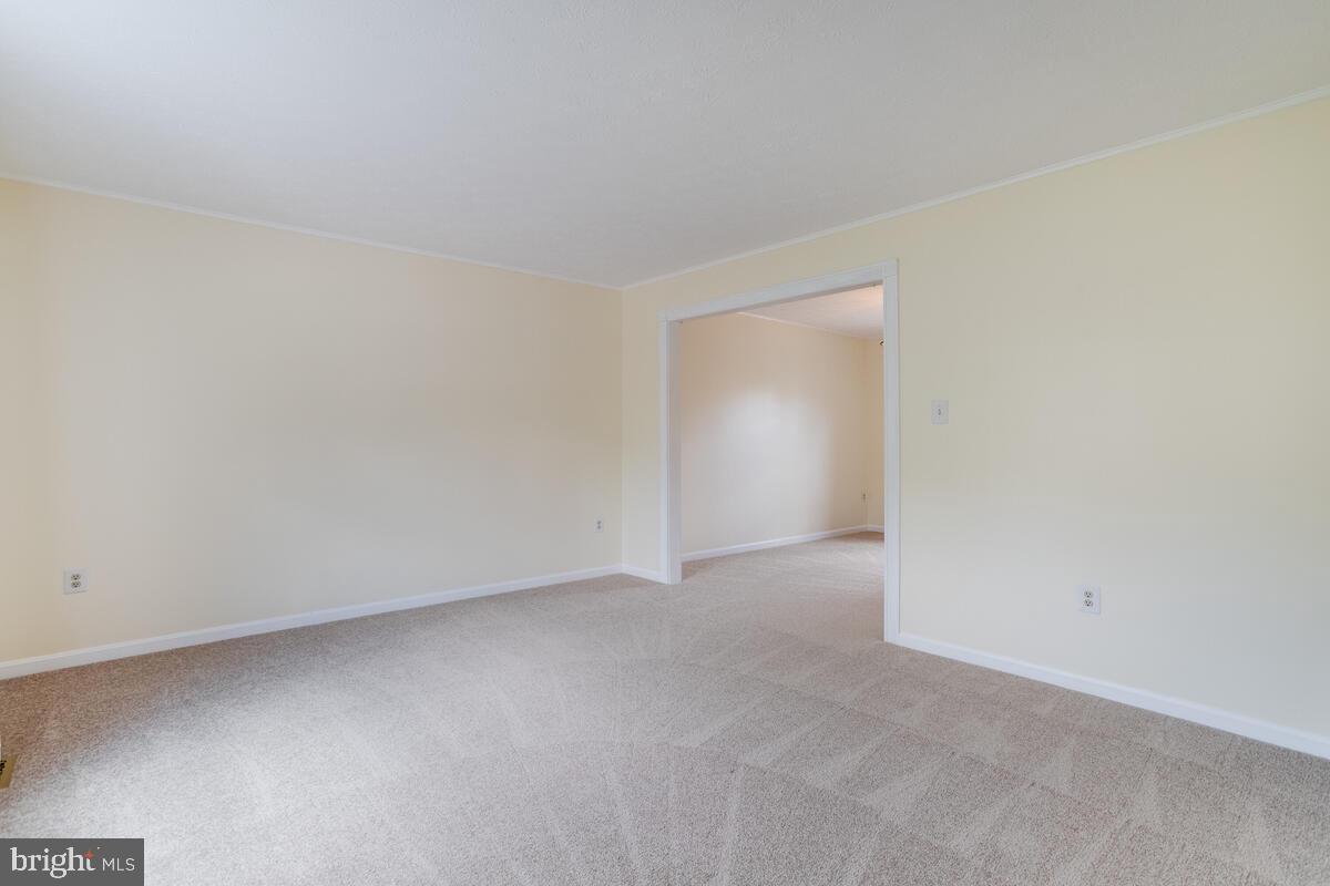 6456 Skipton Drive Hanover, MD 21076 - Photo 8 of 75 Living room