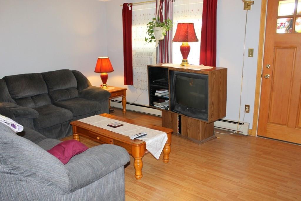 44 New Road Arundel, ME 04046 - Photo 8 of 23 Living Room