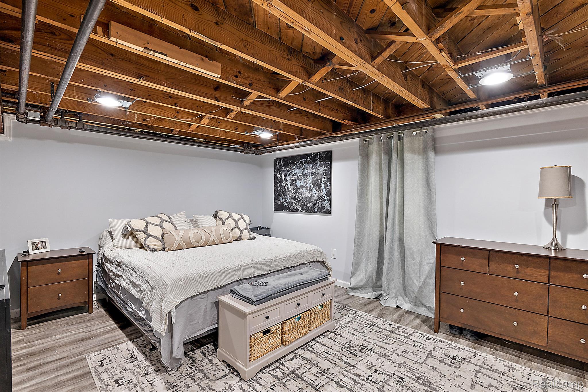 998 Hampton Road Grosse Pointe, MI 48236 - Photo 25 of 28 Gallery Image 25