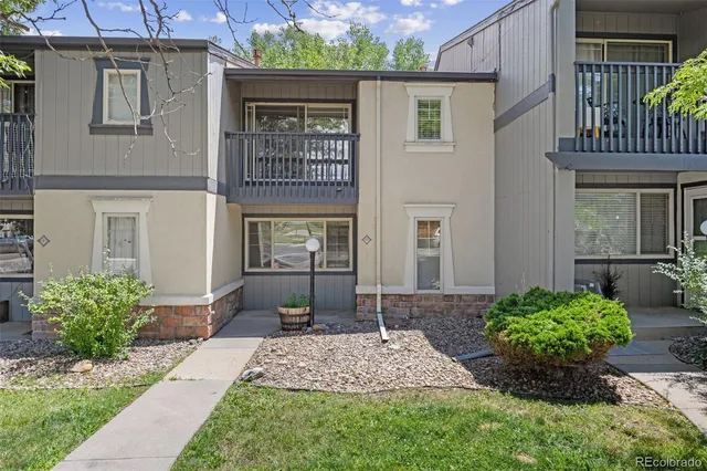 $450,000 | 800 West Moorhead Circle, Unit E, Boulder, CO 80305