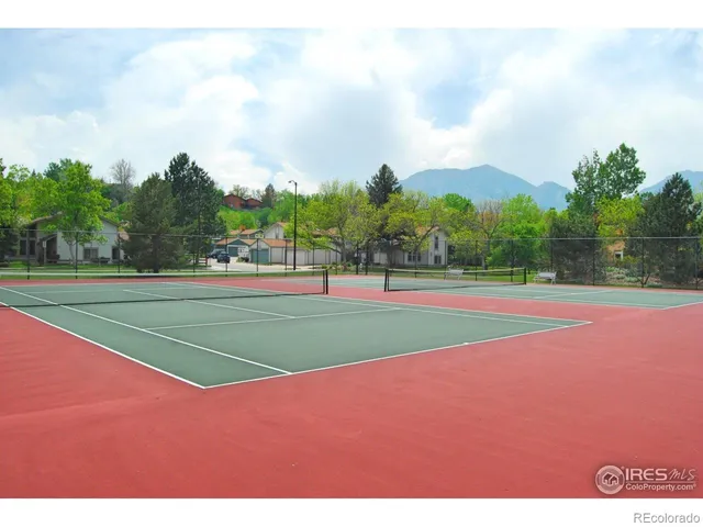 a view of a tennis court