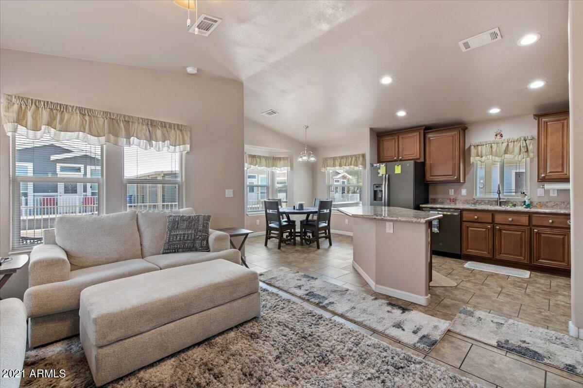 8865 East Baseline Road, Unit 334 Mesa, AZ 85209 - Photo 7 of 26 Light and Bright living space