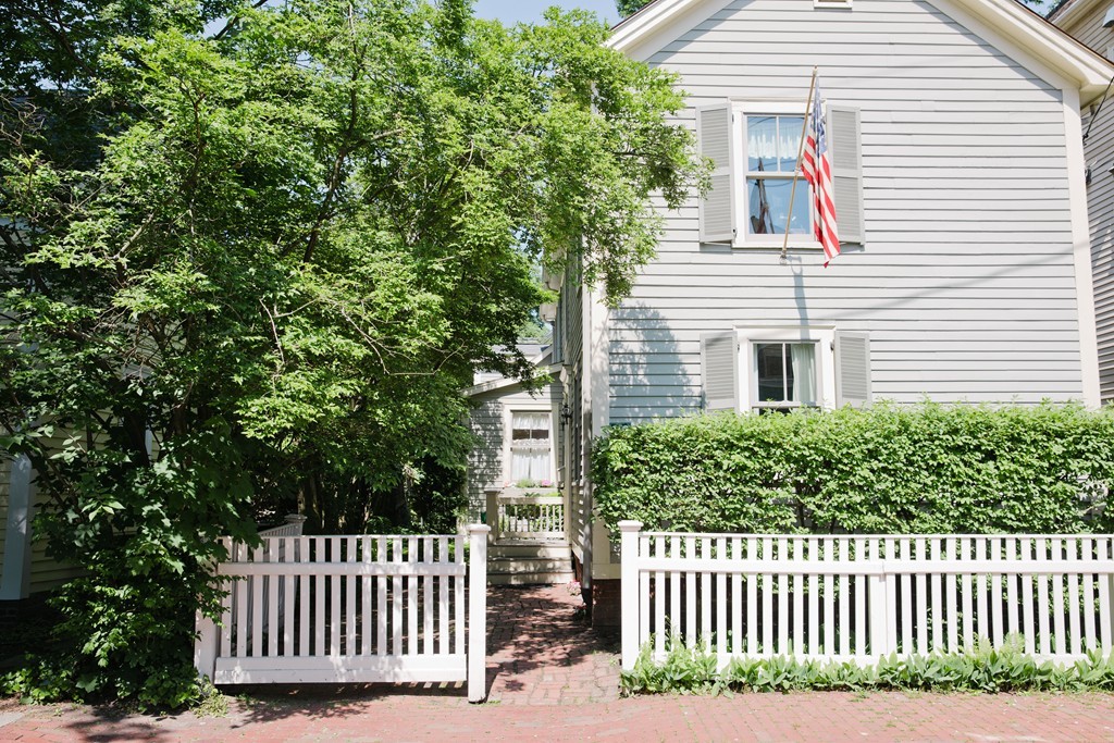 19 Brown Street Cambridge, MA 02138 - Photo 1 of 13