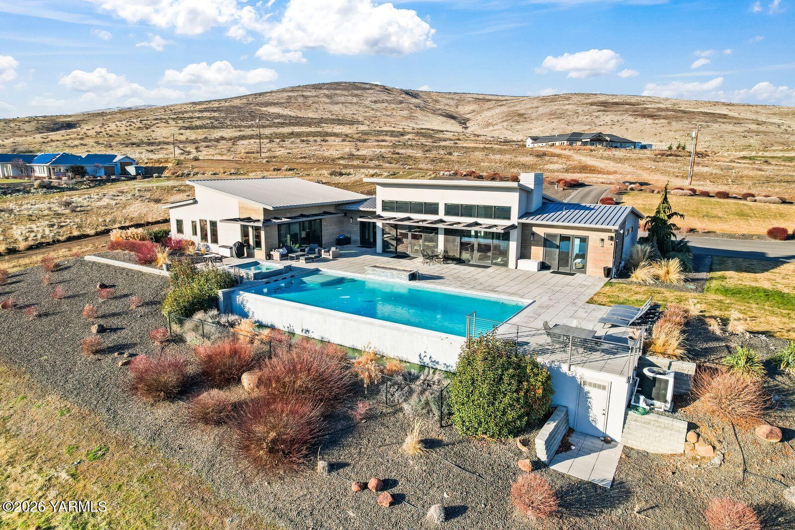 13990 Marble Road Yakima, WA 98908 - Photo 2 of 60 a view of a city