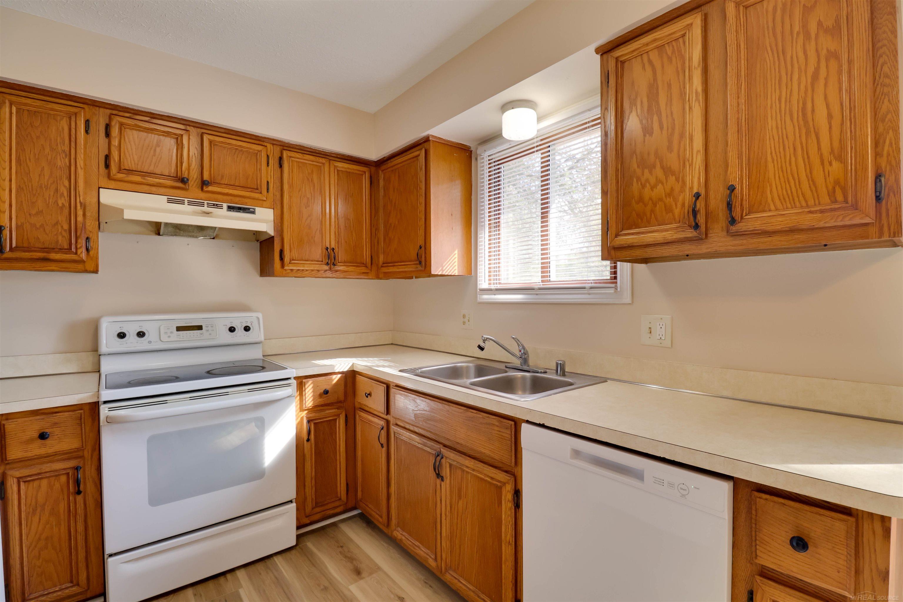 4400 Auburn Road Utica, MI 48317 - Photo 4 of 10