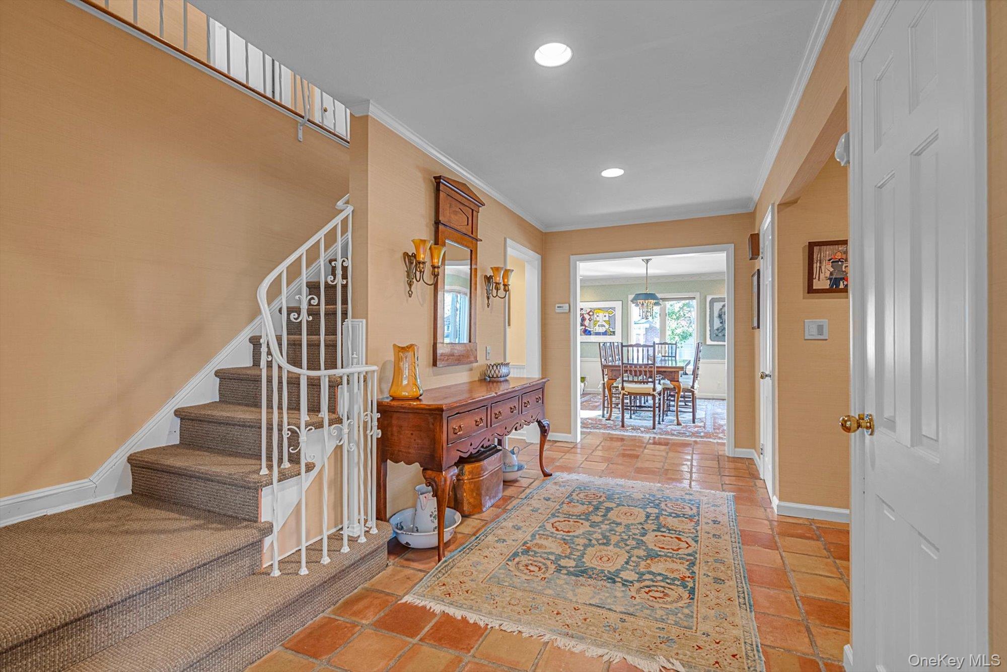 2 Chester Drive Great Neck, NY 11021 - Photo 2 of 37