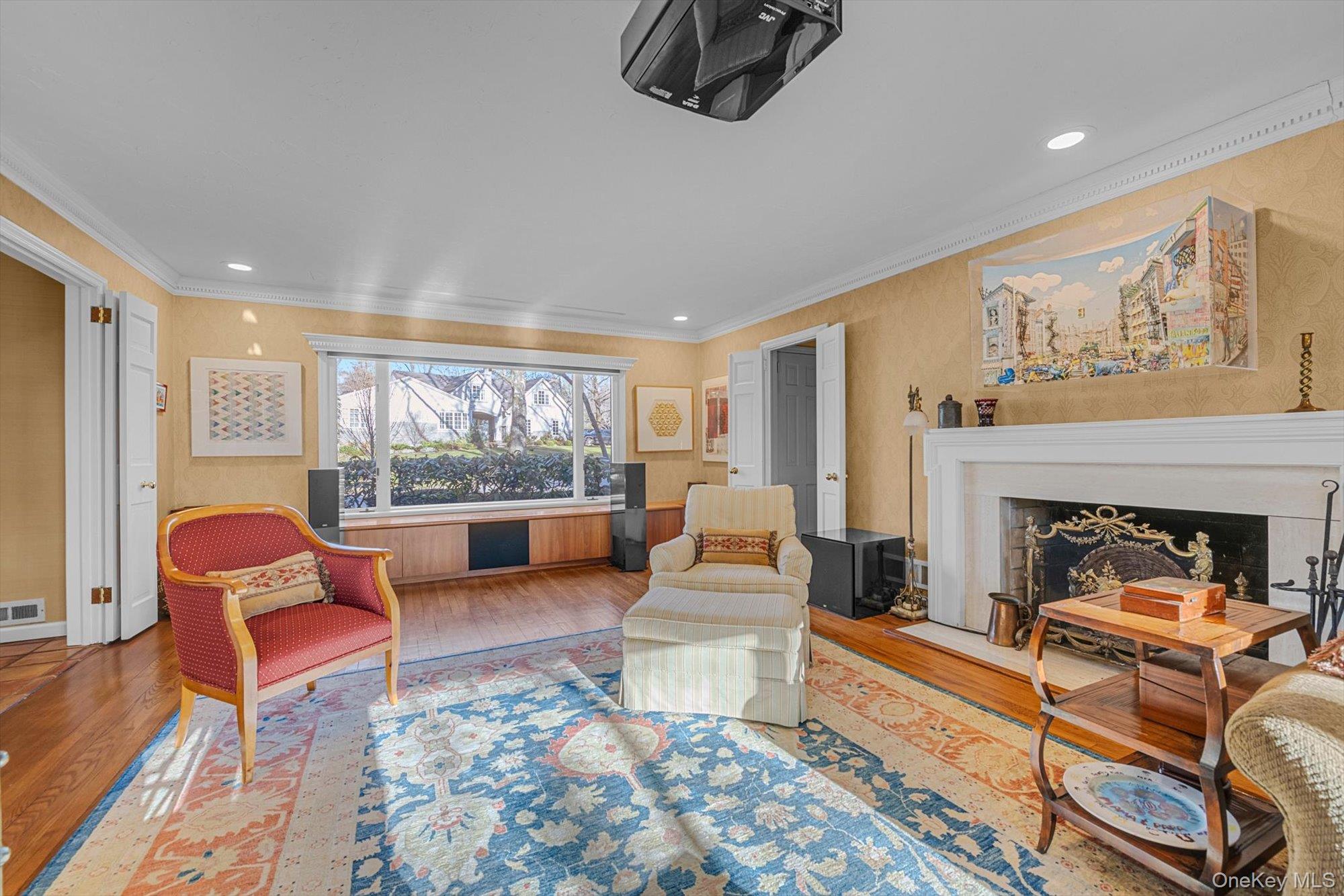 2 Chester Drive Great Neck, NY 11021 - Photo 5 of 37