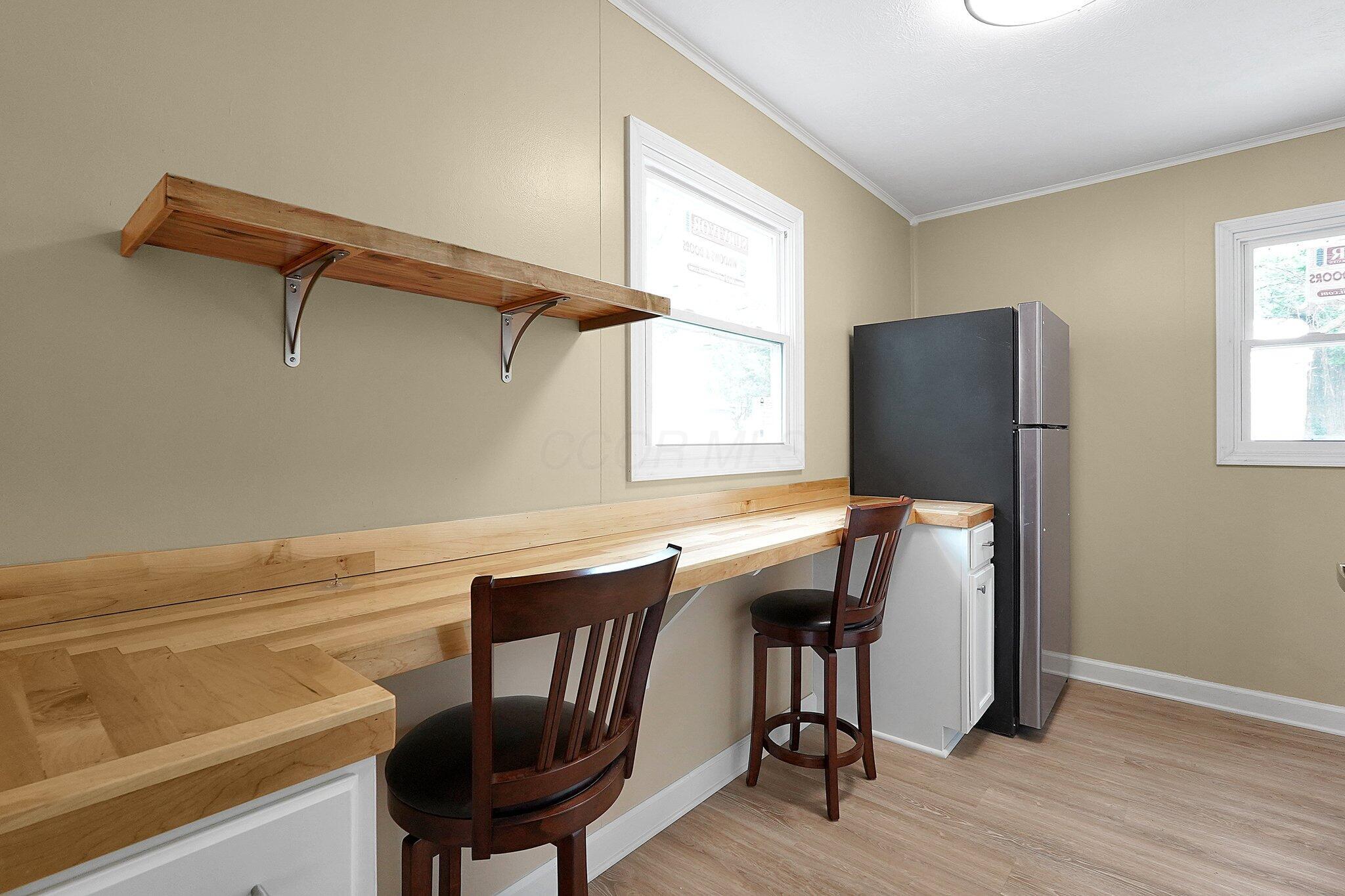 1086 South Hampton Road Columbus, OH 43227 - Photo 6 of 22 8-web-or-mls-1086-s-hampton-rd