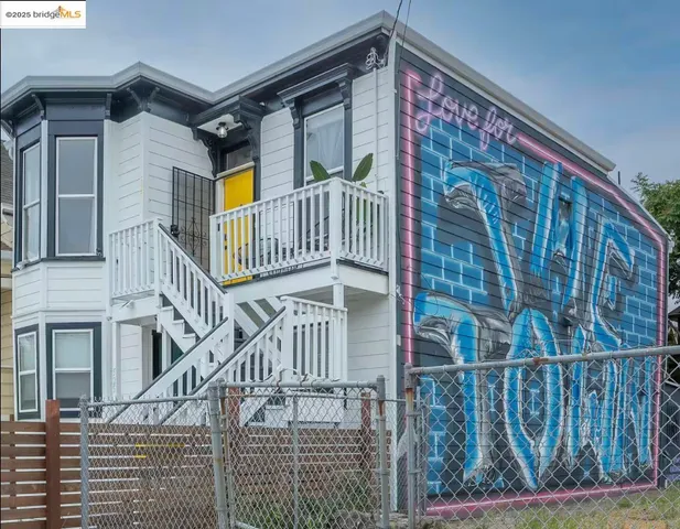 $999,000 | 527 Chester Street, Oakland, CA 94607