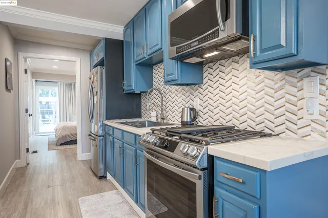 $999,000 | 527 Chester Street, Oakland, CA 94607