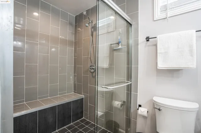 $999,000 | 527 Chester Street, Oakland, CA 94607