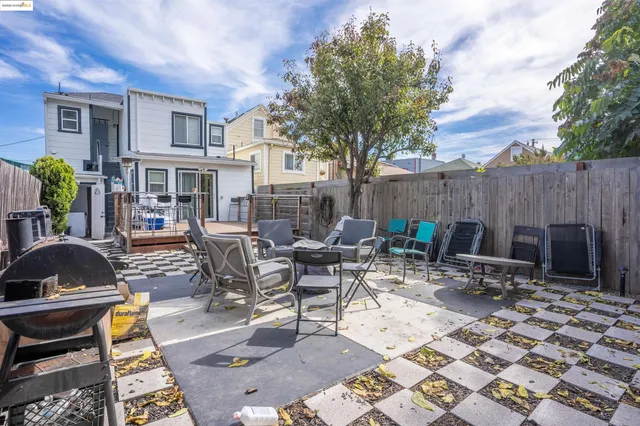 $999,000 | 527 Chester Street, Oakland, CA 94607