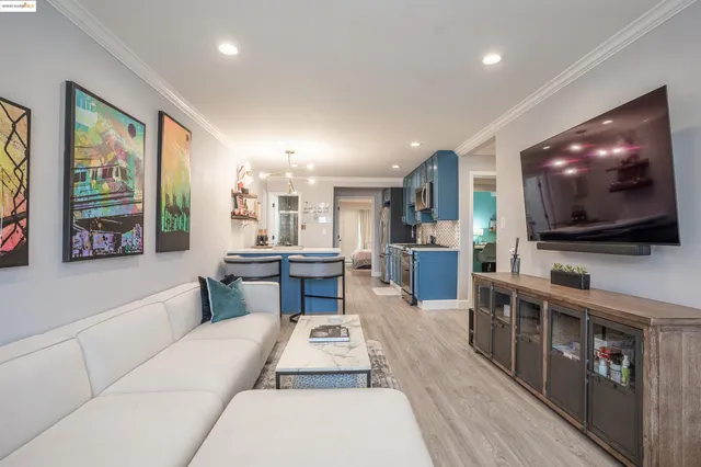 $999,000 | 527 Chester Street, Oakland, CA 94607