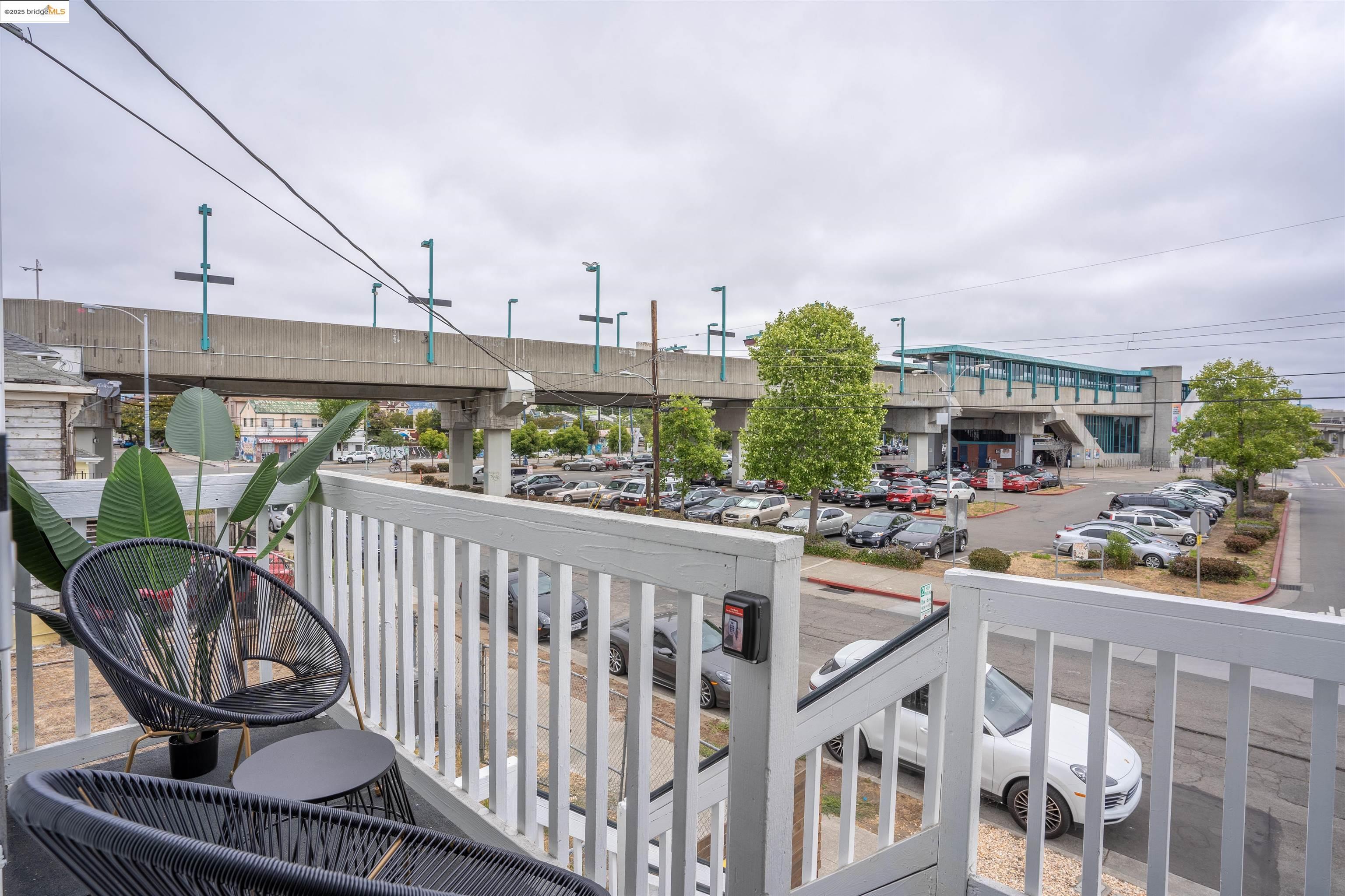 527 Chester Street Oakland, CA 94607 - Photo 34 of 59 View of balcony