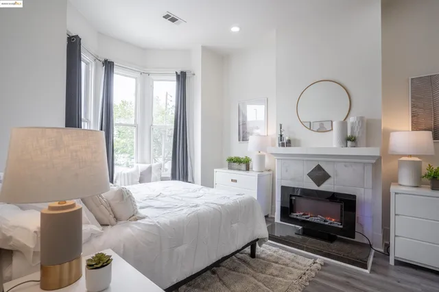 $999,000 | 527 Chester Street, Oakland, CA 94607