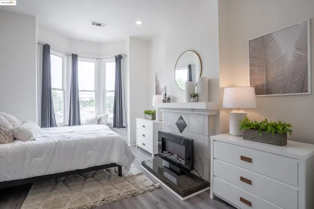 $999,000 | 527 Chester Street, Oakland, CA 94607