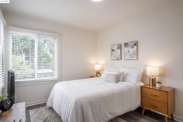 $999,000 | 527 Chester Street, Oakland, CA 94607