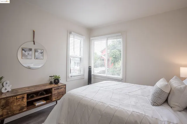 $999,000 | 527 Chester Street, Oakland, CA 94607