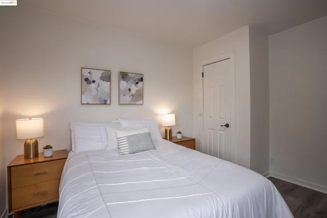 $999,000 | 527 Chester Street, Oakland, CA 94607