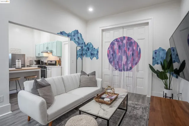 $999,000 | 527 Chester Street, Oakland, CA 94607