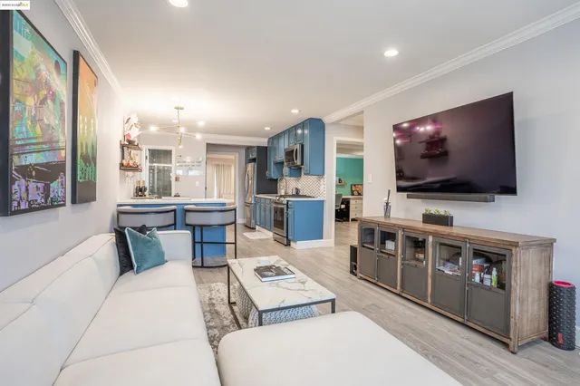 $999,000 | 527 Chester Street, Oakland, CA 94607