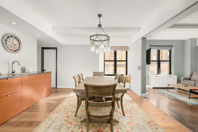 $2,270,000 | 12 West 72nd Street, Unit 14DE | Upper West Side