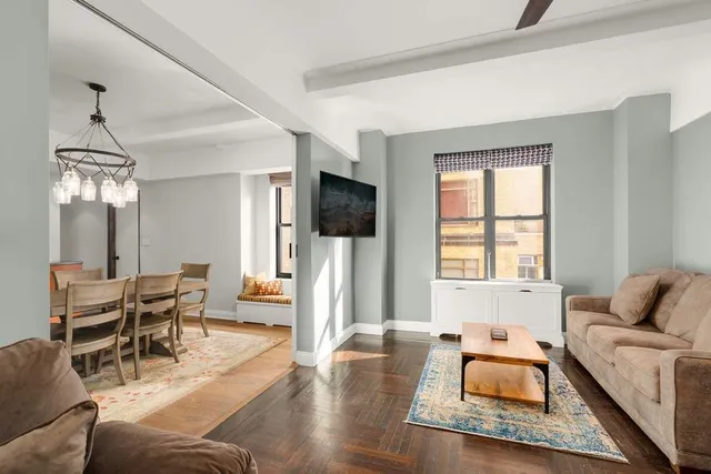 $2,270,000 | 12 West 72nd Street, Unit 14DE | Upper West Side