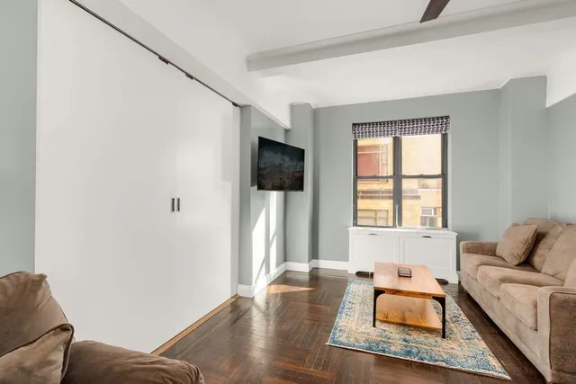 $2,270,000 | 12 West 72nd Street, Unit 14DE | Upper West Side