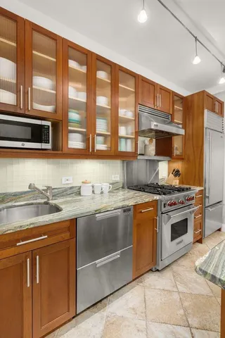 $2,270,000 | 12 West 72nd Street, Unit 14DE | Upper West Side