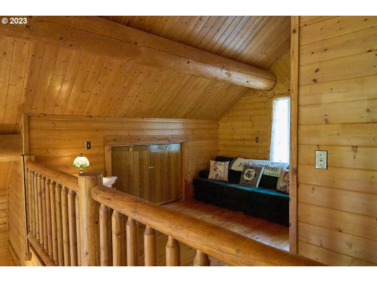 60009 Pollock Road Wallowa Lake, OR 97846 - Photo 13 of 25 Loft