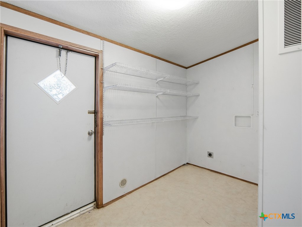 506 Oak Grove Road San Marcos, TX 78666 - Photo 16 of 40 506 Oak Grove-Laundry Room
