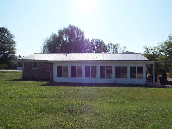 $335,000 | 715 East Poplar Bluff Road, Auburntown, TN 37016