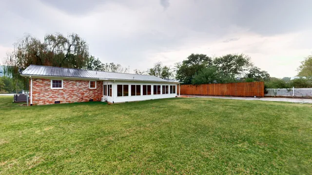 $335,000 | 715 East Poplar Bluff Road, Auburntown, TN 37016