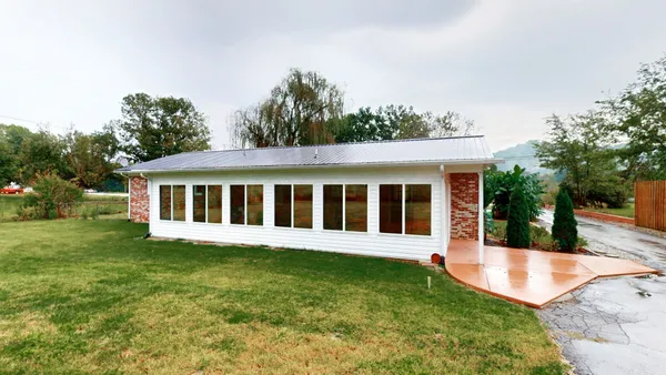 $335,000 | 715 East Poplar Bluff Road, Auburntown, TN 37016