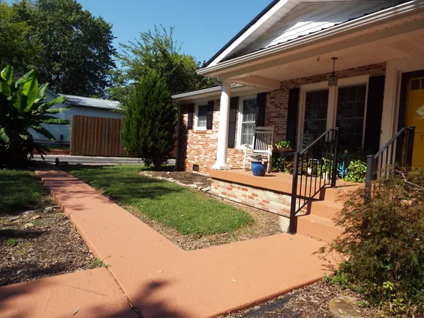 $335,000 | 715 East Poplar Bluff Road, Auburntown, TN 37016