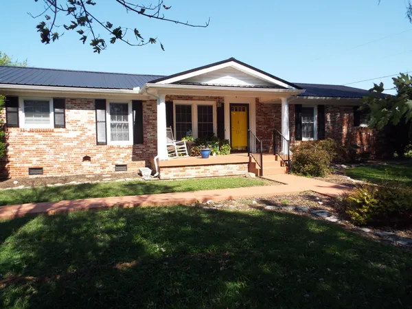 $335,000 | 715 East Poplar Bluff Road, Auburntown, TN 37016