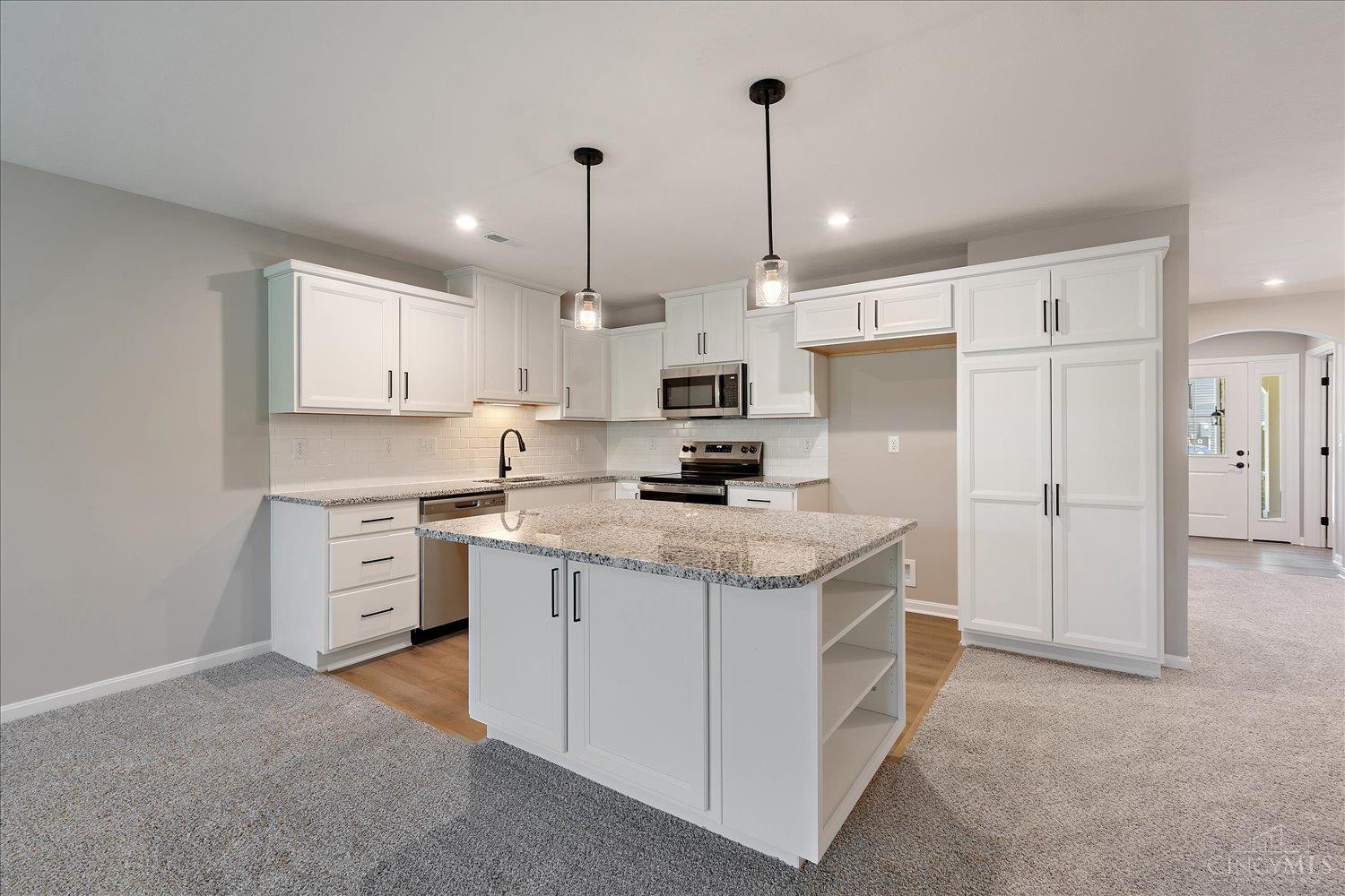 537 Tradition Ridge, Unit 81202 Cincinnati, OH 45245 - Photo 3 of 34