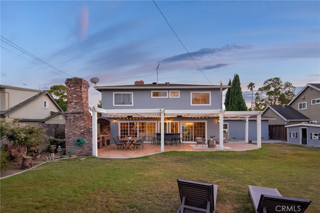 1856 Paros Circle Costa Mesa, CA 92626 - Photo 6 of 35 a view of a building with a garden