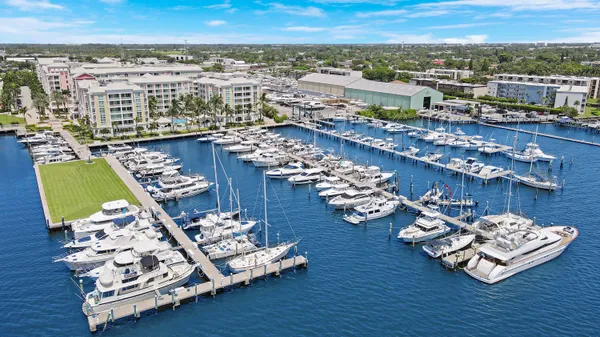 $6,000 | 806 East Windward Way, Unit 508, Lantana, FL 33462