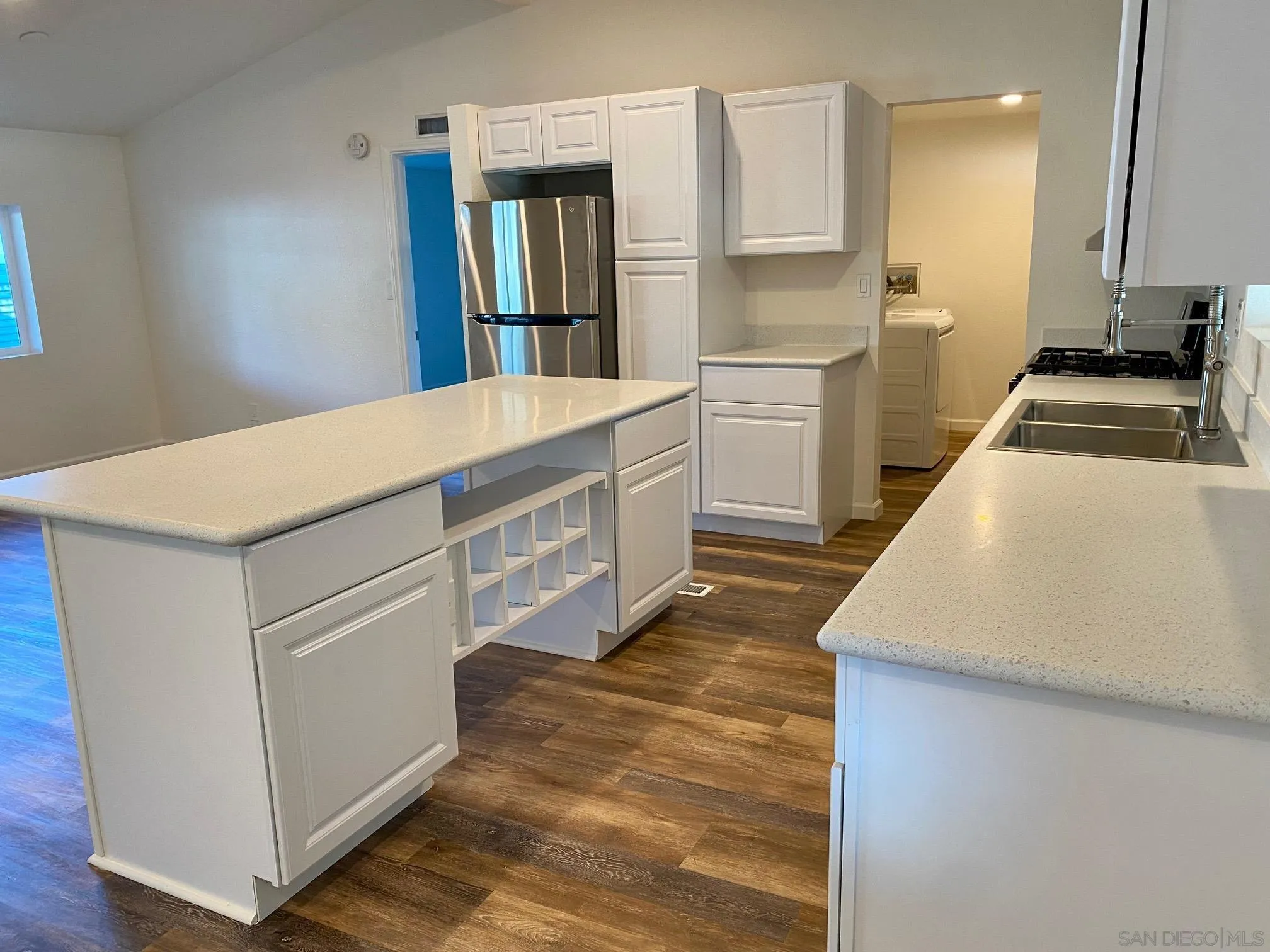 1550 Rory Simi Valley, Unit 180 Simi Valley, CA 93063 - Photo 12 of 26 Gallery Image 12
