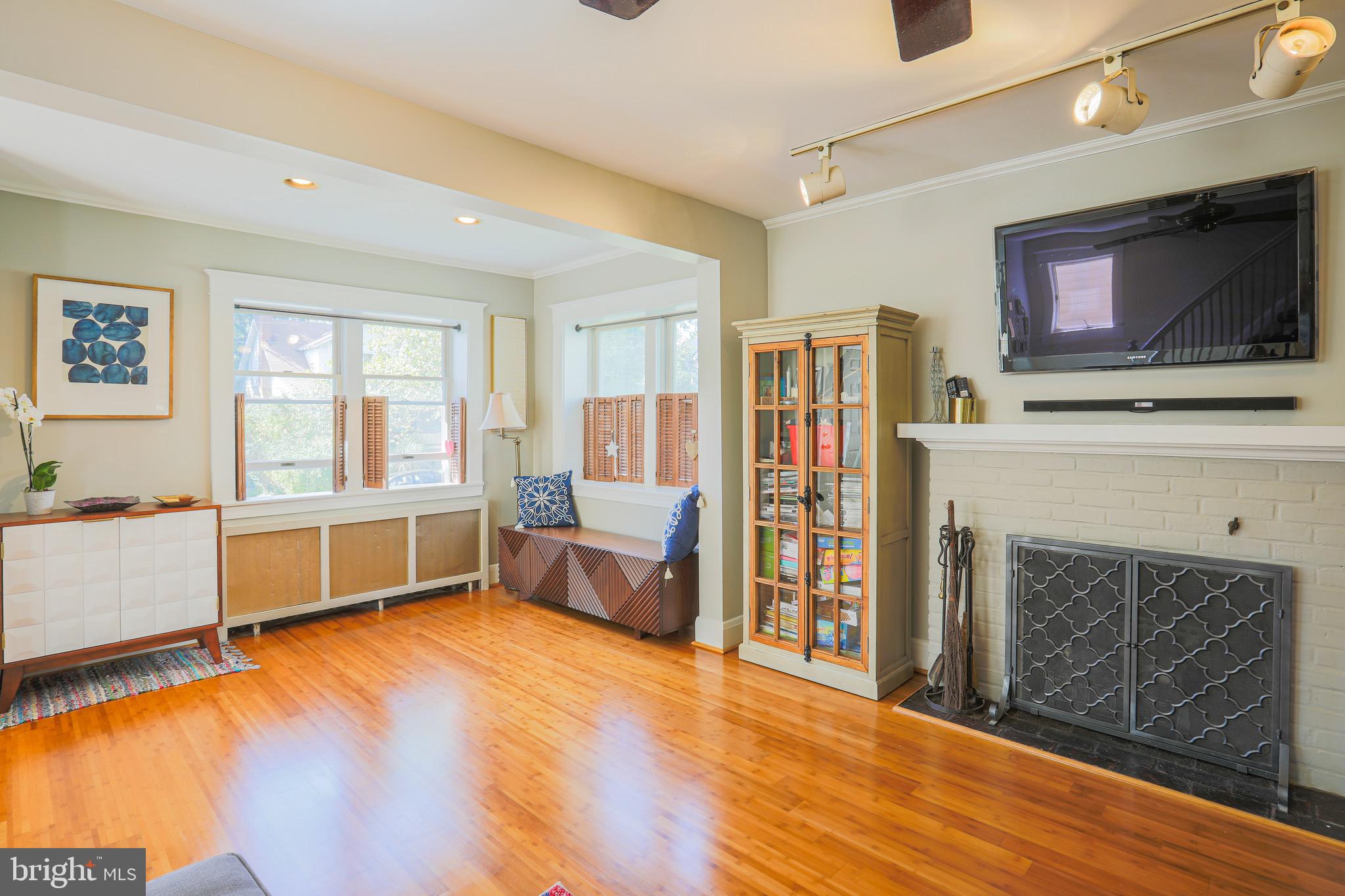 6001 Sycamore Road Baltimore, MD 21212 - Photo 3 of 35 Gallery Image 3