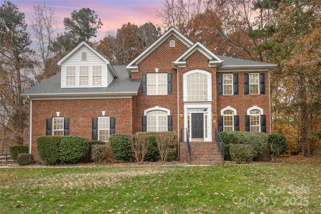 $674,900 | 884 Clonmel Drive, Matthews, NC 28104