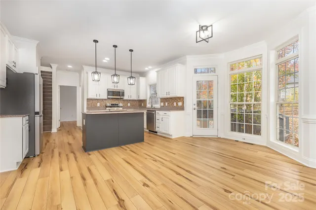 $674,900 | 884 Clonmel Drive, Matthews, NC 28104