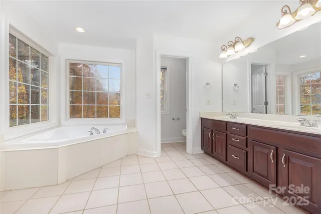 $674,900 | 884 Clonmel Drive, Matthews, NC 28104