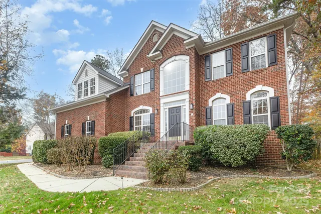 $674,900 | 884 Clonmel Drive, Matthews, NC 28104